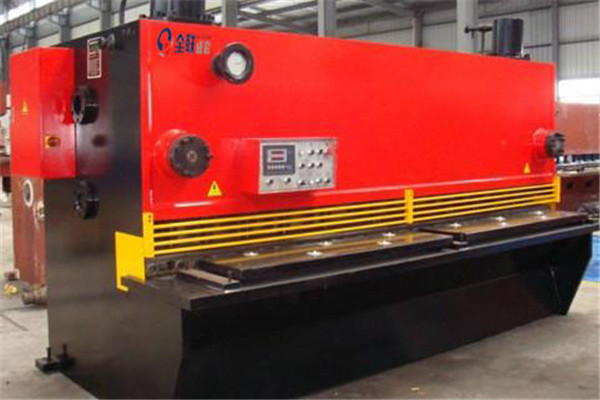 液(yè)壓擺式剪(jiǎn)闆機 液壓擺式(shi)剪闆機