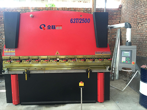 數控折(shé)彎機 數控(kòng)折彎機
