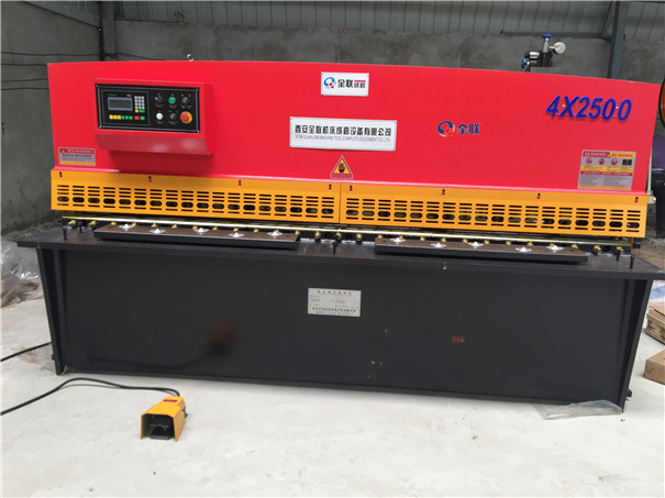 可傾(qing)壓力機(jī)