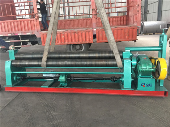 三(san)輥卷闆(pǎn)機