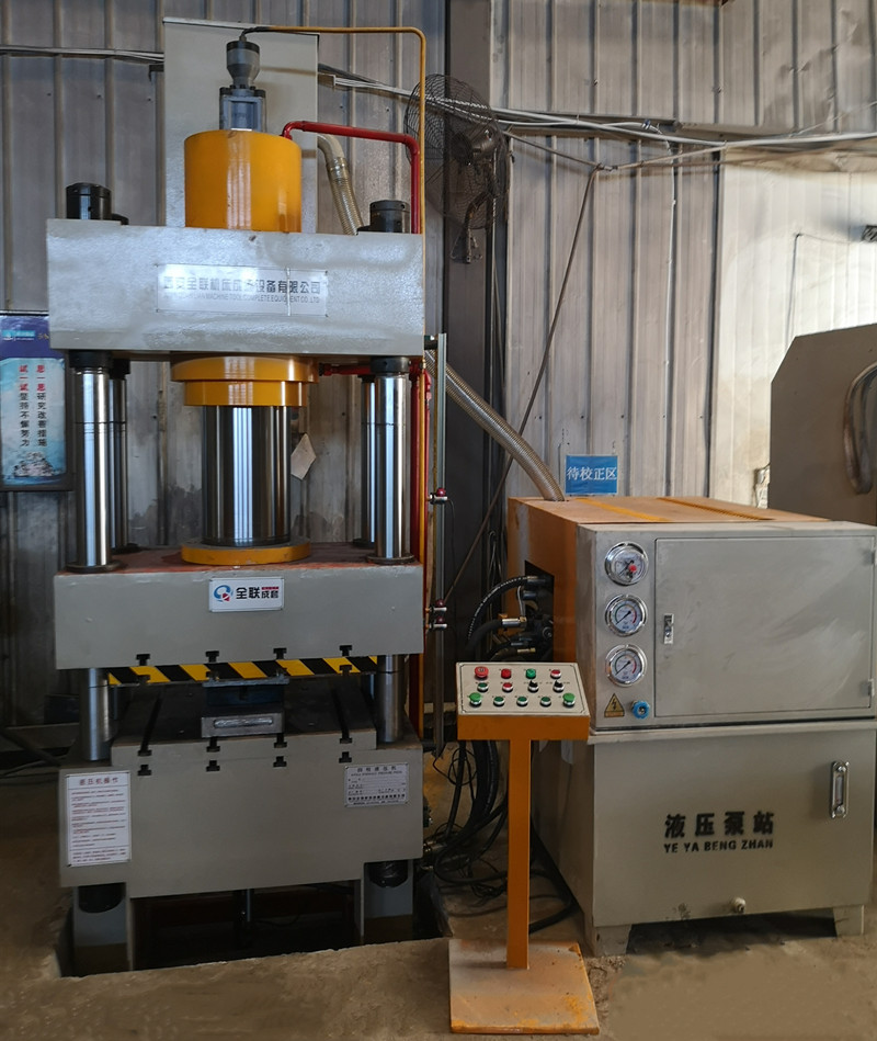 四柱液壓(ya)機 四(sì)柱液壓機(ji)