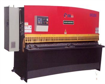 哪(na)些配件(jian)是液壓(ya)剪闆機(ji)設備上(shang)不可缺(que)少的?