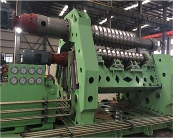 新疆電(dian)液伺服四(si)輥波紋闆(pǎn)卷闆機