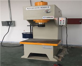 單柱液壓機維(wéi)修改造